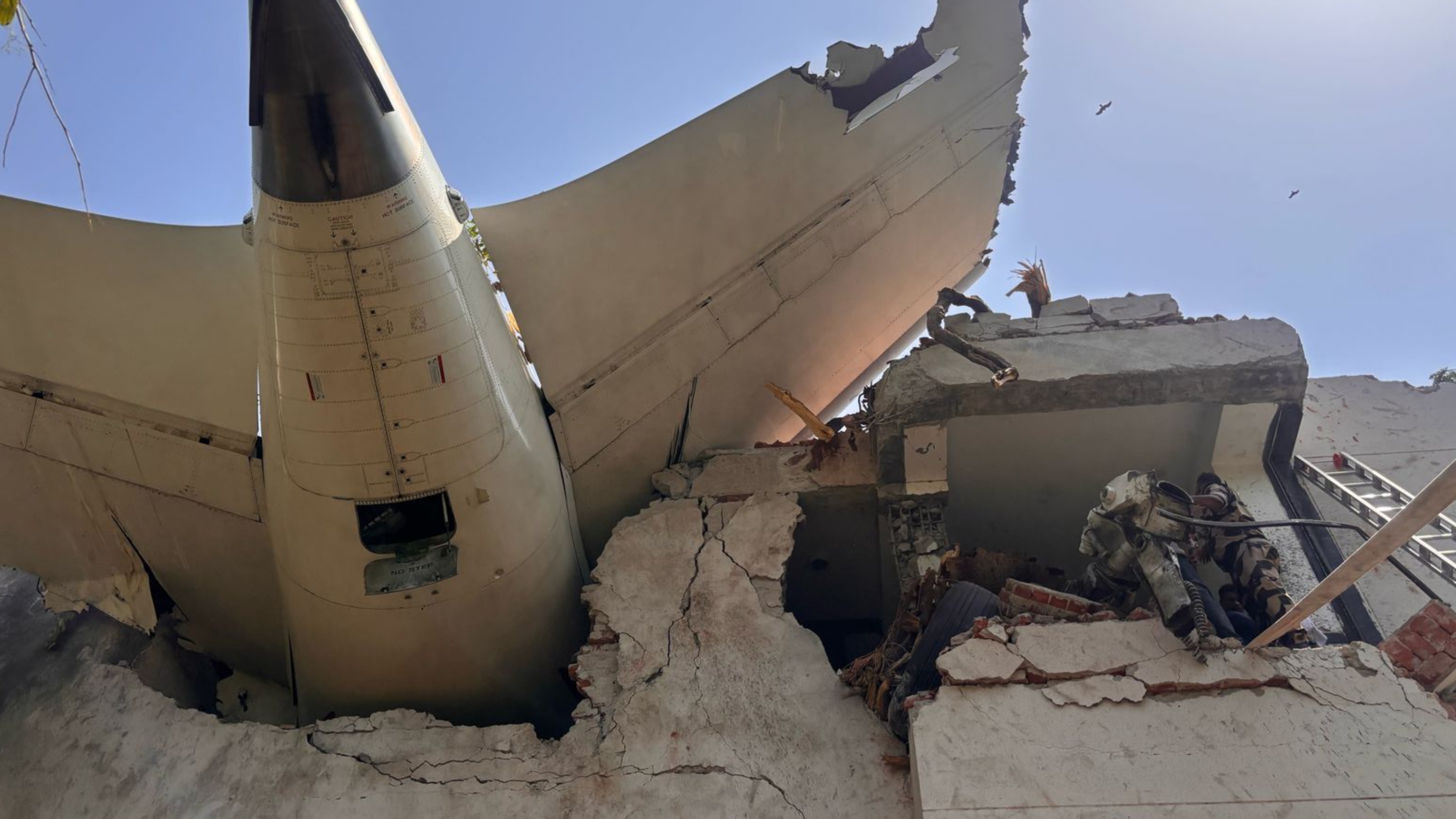 ଏୟାର ଇଣ୍ଡିଆ ଫ୍ଲାଇଟ୍ ଏଆଇ-୧୭୧: ବ୍ଲାକ୍ ବକ୍ସରୁ ତଥ୍ୟ ପୁନରୁଦ୍ଧାର ଏବଂ ତଦନ୍ତ ଉପରେ ଷ୍ଟାଟସ ରିପୋର୍ଟ