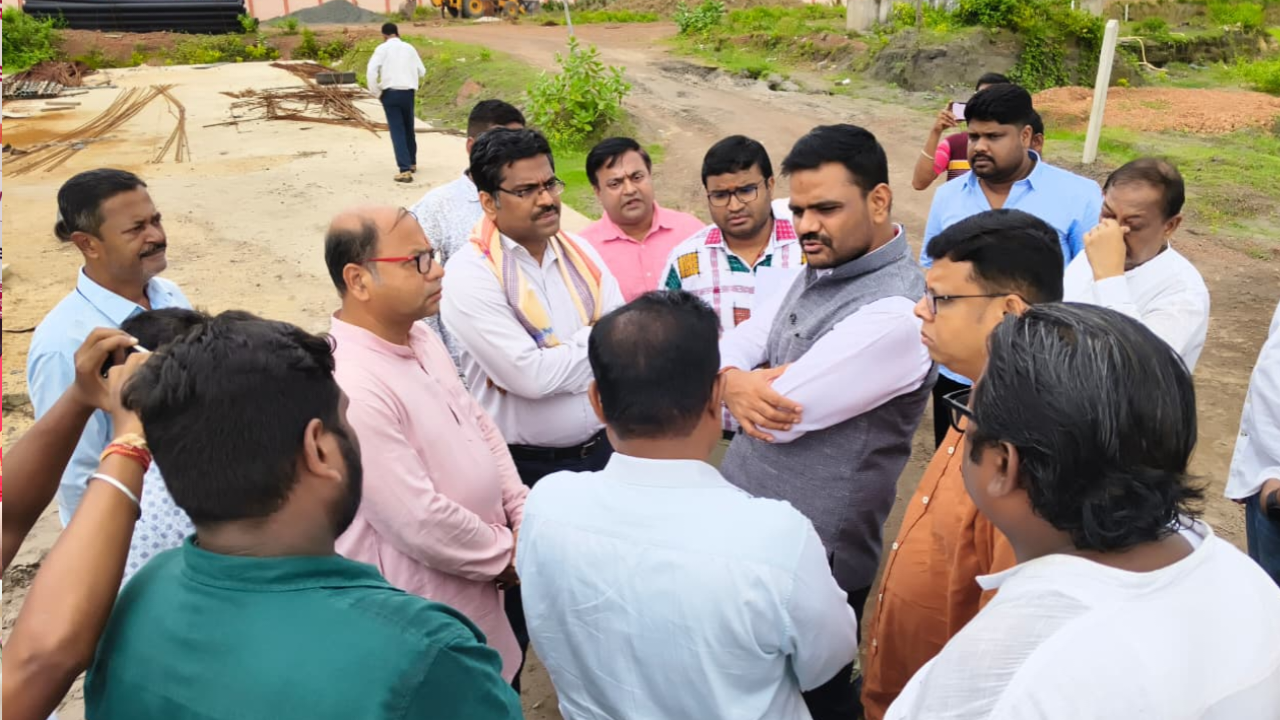 ଶିଳ୍ପ ମନ୍ତ୍ରୀଙ୍କ ଜଗତପୁର ଓ ଚୌଦ୍ୱାର ଶିଳ୍ପାଞ୍ଚଳ ପରିଦର୍ଶନ ଅଂଚଳର ବ୍ୟାପକ ଉନ୍ନତିକରଣ ଓ ନିଯୁକ୍ତି ସୁଯୋଗ ସୃଷ୍ଟି ଉପରେ ଗୁରୁତ୍ୱାରୋପ