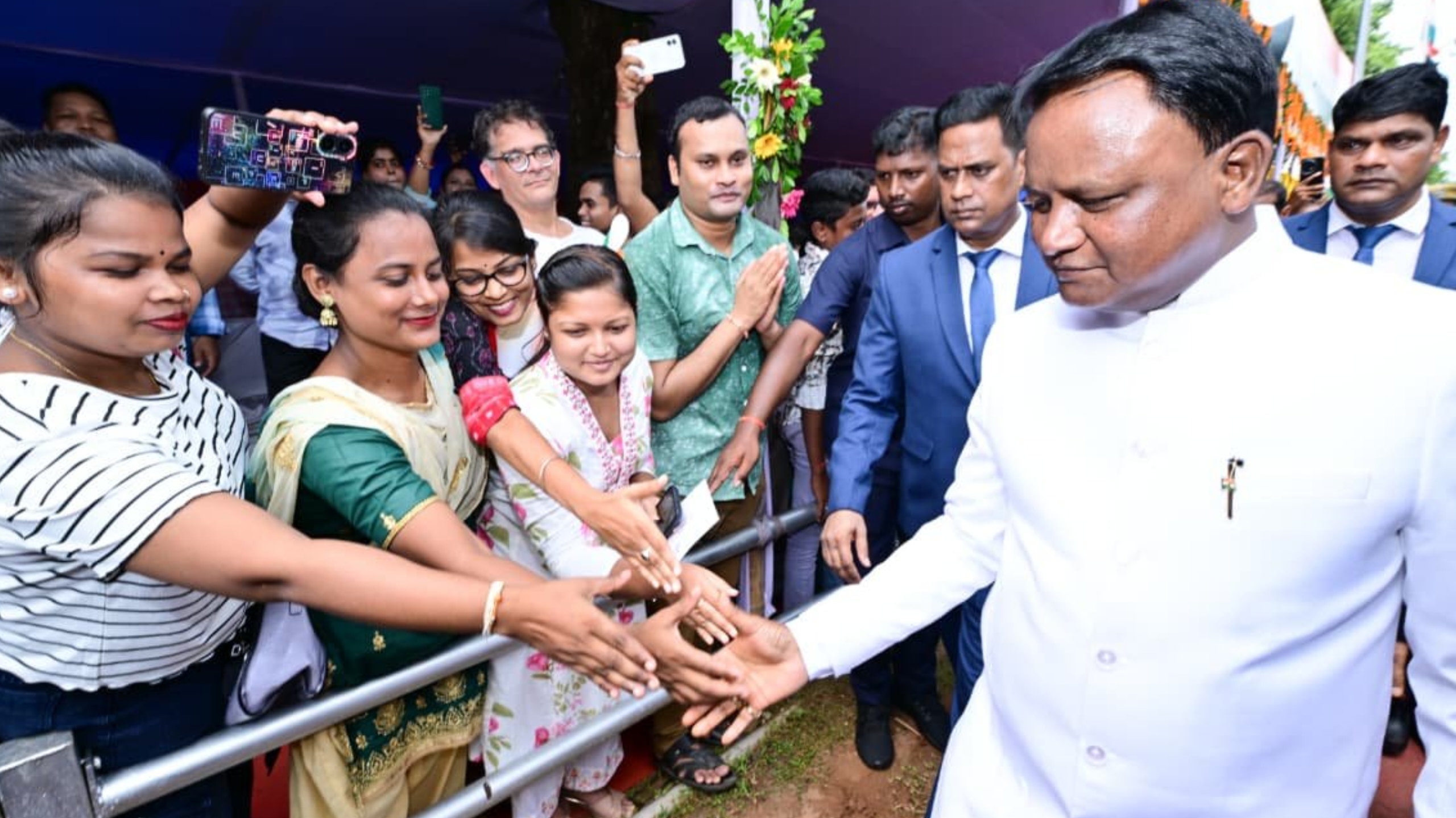 ୭୯ତମ ରାଜ୍ୟସ୍ତରୀୟ ସ୍ୱାଧୀନତା ଦିବସ ପାଳିତ:ଅଭିବାଦନ ଗ୍ରହଣ କଲେ ମାନ୍ୟବର ମୁଖ୍ୟମନ୍ତ୍ରୀ ଶ୍ରୀ ମୋହନ ଚରଣ ମାଝୀ