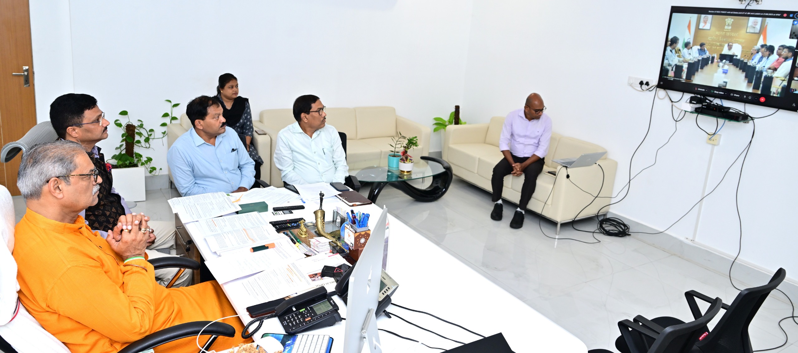 କେନ୍ଦ୍ର କୃଷି ମନ୍ତ୍ରୀଂକ ଦ୍ବାରା ପ୍ରଧାନମନ୍ତ୍ରୀ କୃଷି ସିଞ୍ଚାୟୀ ଯୋଜନା ର ସମୀକ୍ଷା