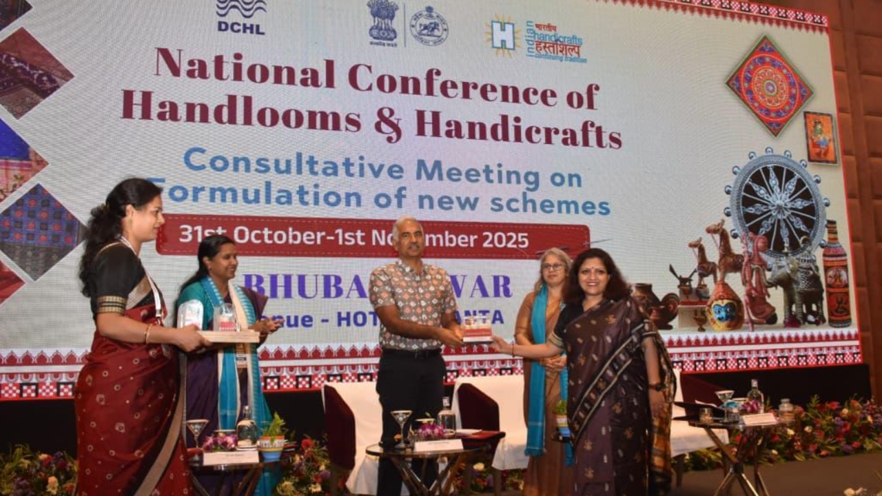 ଦୁଇ ଦିନିଆ ଜାତୀୟ ହସ୍ତତନ୍ତ ଓ ହସ୍ତଶିଳ୍ପ ସମ୍ମିଳନୀ ଉଦ୍ଘାଟିତ