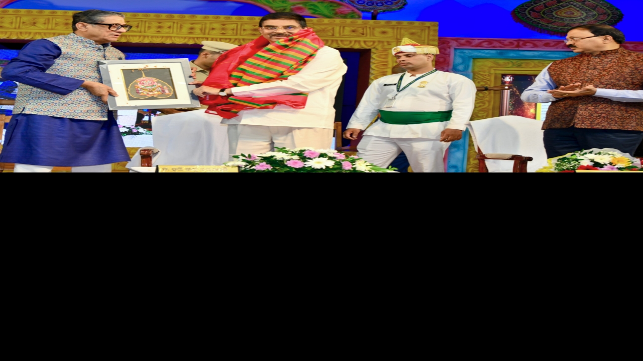 ଶ୍ରୀ ଗୁରୁ ଭାଗବତ ଆଧ୍ୟାତ୍ମିକ ସାହିତ୍ୟ ଜଗତରେ ଏକ ସ୍ଥାୟୀ ଆଲୋକପଥ: ରାଜ୍ୟପାଳ