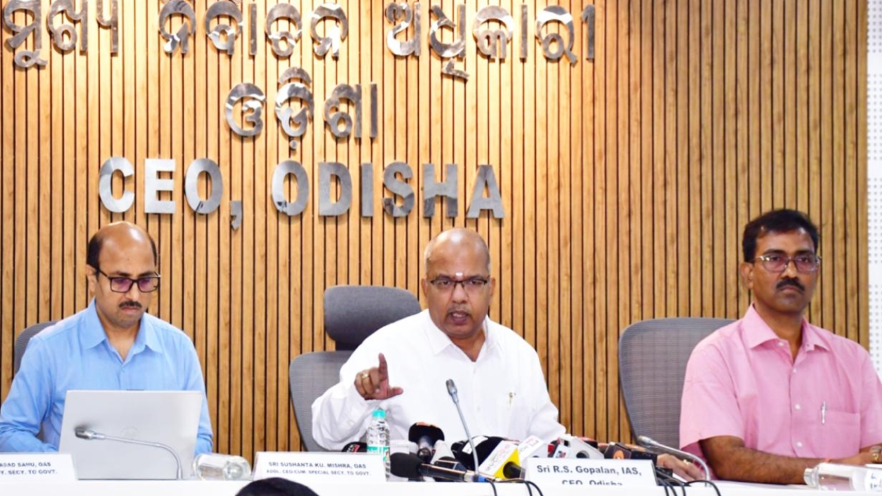 ଅନ୍ୟ ଜିଲ୍ଳାରୁ କୌଣସି ଇଭିଏମ ନୂଆପଡ଼ାକୁ ଆସିନଥିବା ନେଇ ସ୍ପଷ୍ଟୀକରଣ ରଖିଲେ ମୁଖ୍ୟ ନିର୍ବାଚନୀ ଅଧିକାରୀ