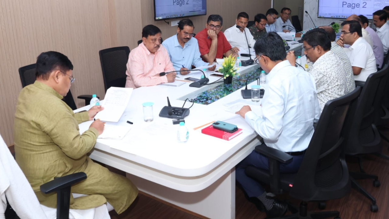 ପୂର୍ତ୍ତ ବିଭାଗର ଉଚ୍ଚସ୍ତରୀୟ ବୈଠକ : ନିର୍ମାଣ କାର୍ଯ୍ୟ ତ୍ୱରାନ୍ୱିତ କରିବା ପାଇଁ ମନ୍ତ୍ରୀଙ୍କ ନିର୍ଦ୍ଦେଶ